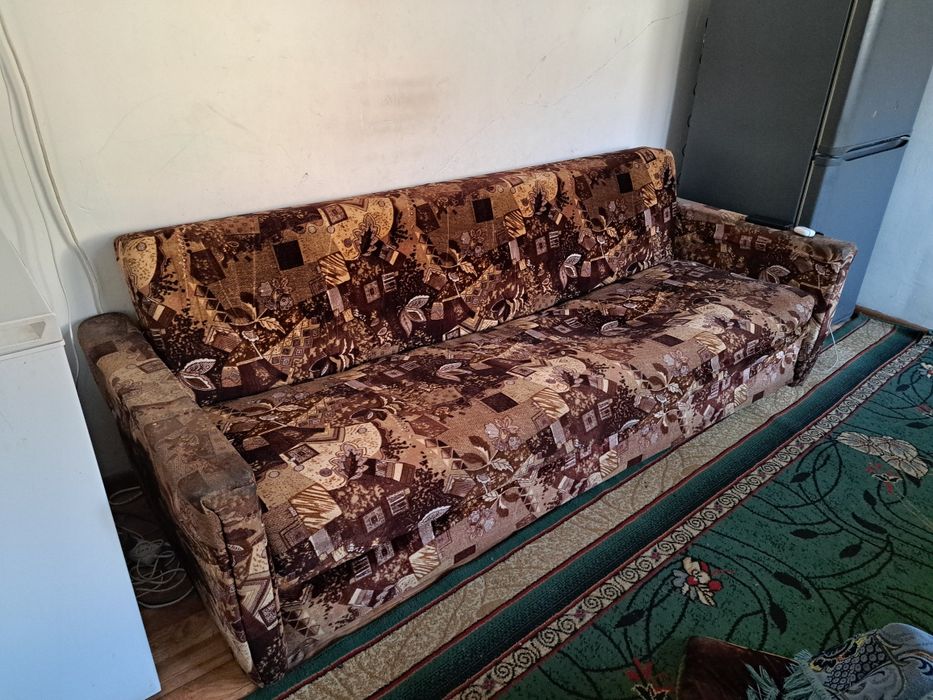 Продам диван дешево