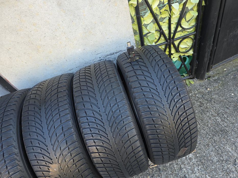 Vând patru anvelope de iarna michelin 255 45 20 dot 2422