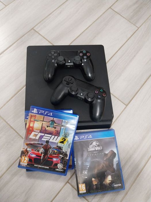 Vând Ps4 Sony slim