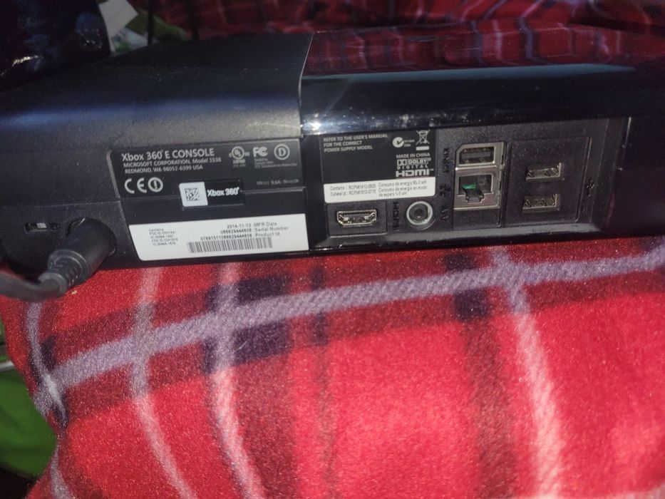 Consola Xbox 360+3 jocuri