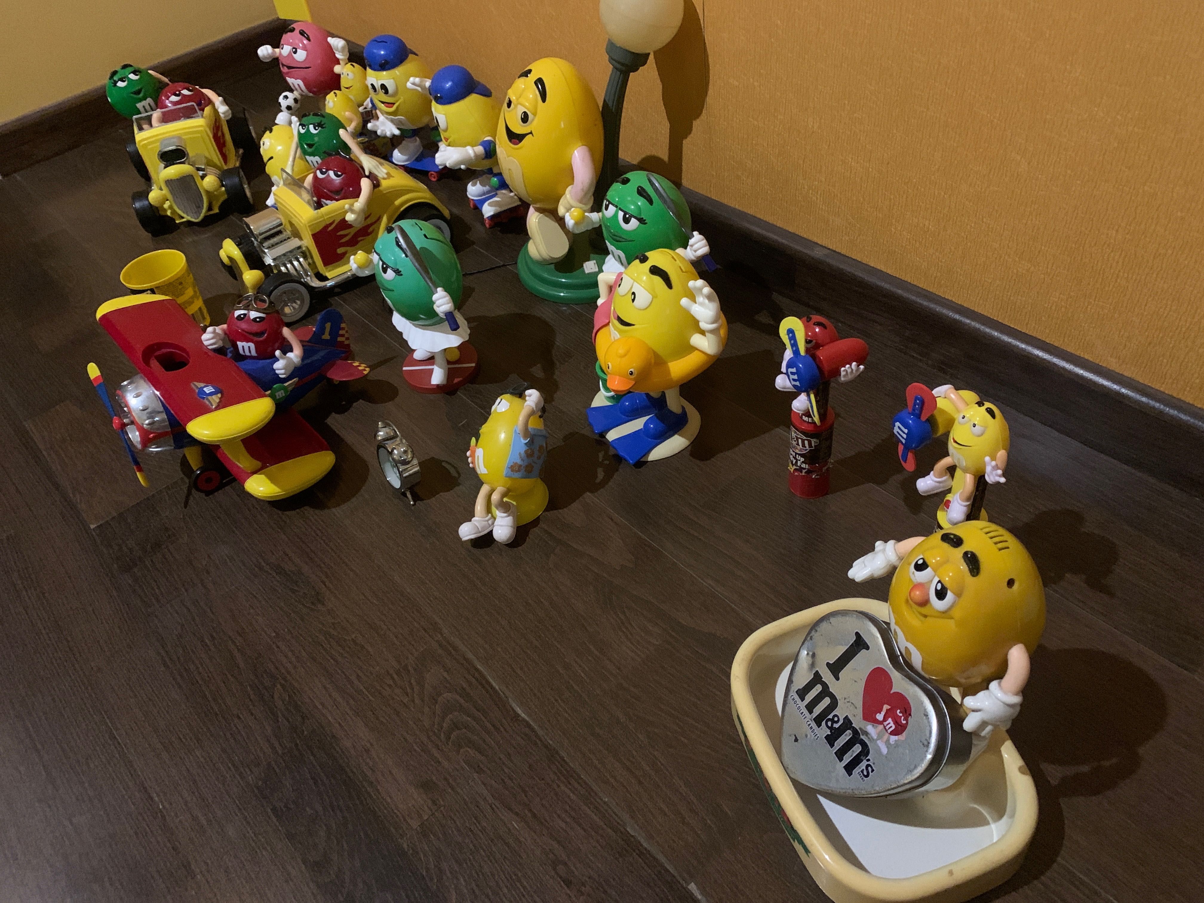 Figurine plastic M&M