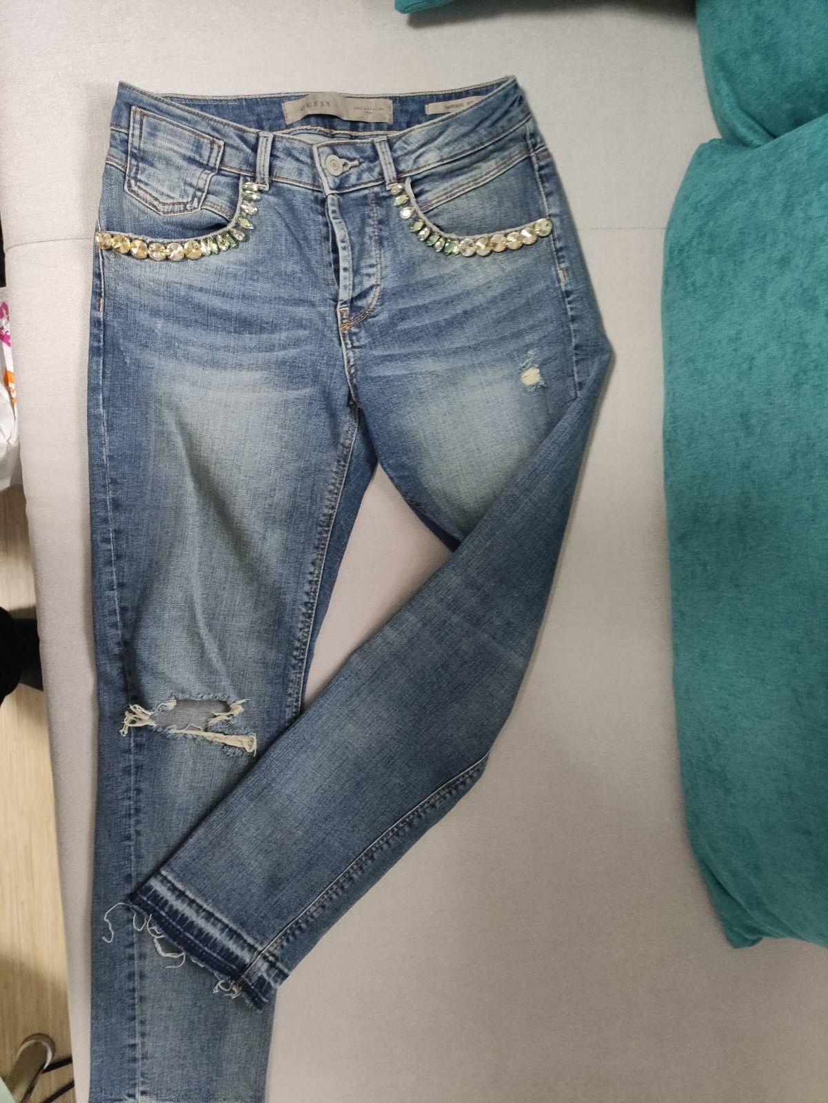 Оригинални дамски дънки Guess