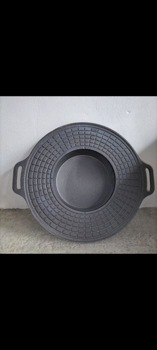 Disc din fontă cu zonă centrală tip „cratiță” – ideal pentru gătit