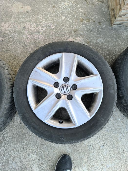 Джанти с тасове 16r 6.5j et 50 и 4 гуми към тях
