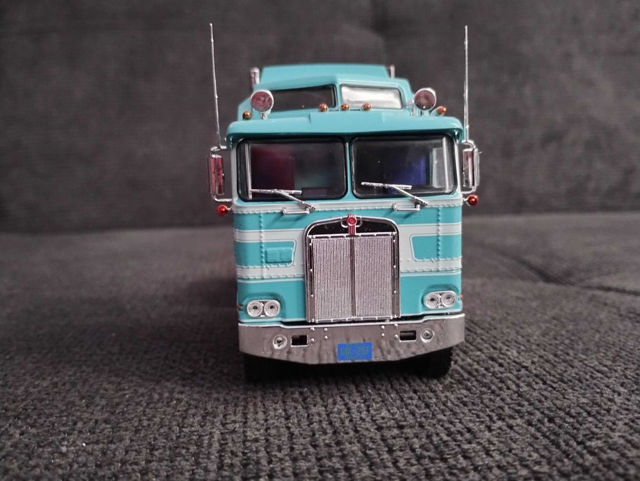 Америкнски камион - Влекач: KENWORTH K100 AERODYNE + Полуремарке