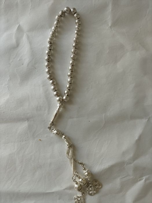 Кумуш тасбех Мадина да олинган