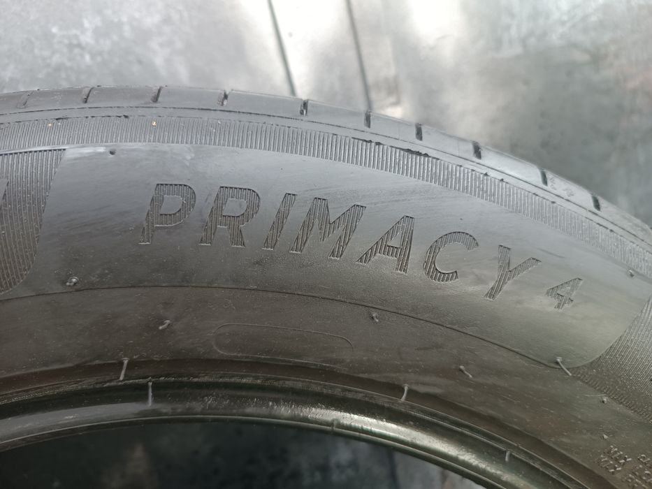 235/55/18 Michelin
