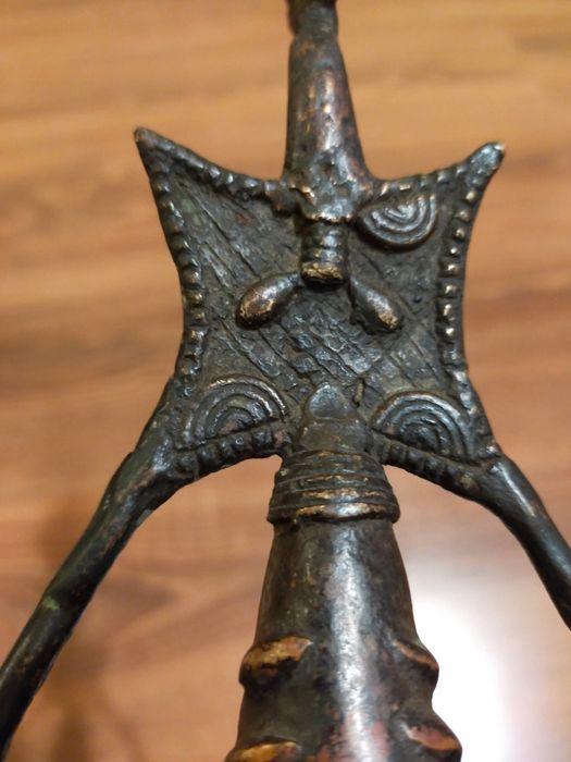 Capodoperă din Bronz Masiv – Artefact din Regatul Benin/ Autentic