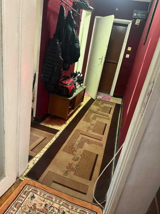 Двустаен апартамент в град Хасково, ж.к. Орфей, бл. 14, вх. А, ет. 4.