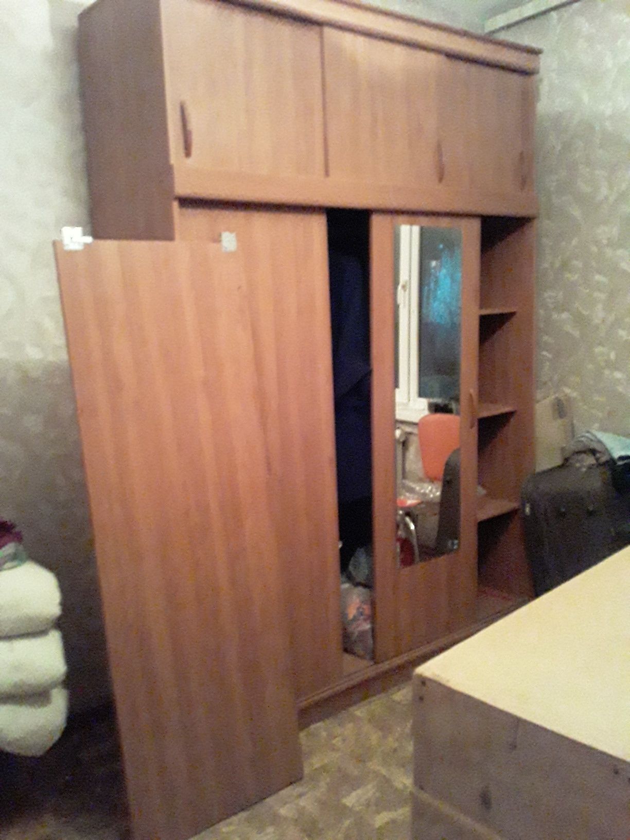 Диван,шифонер сатамын