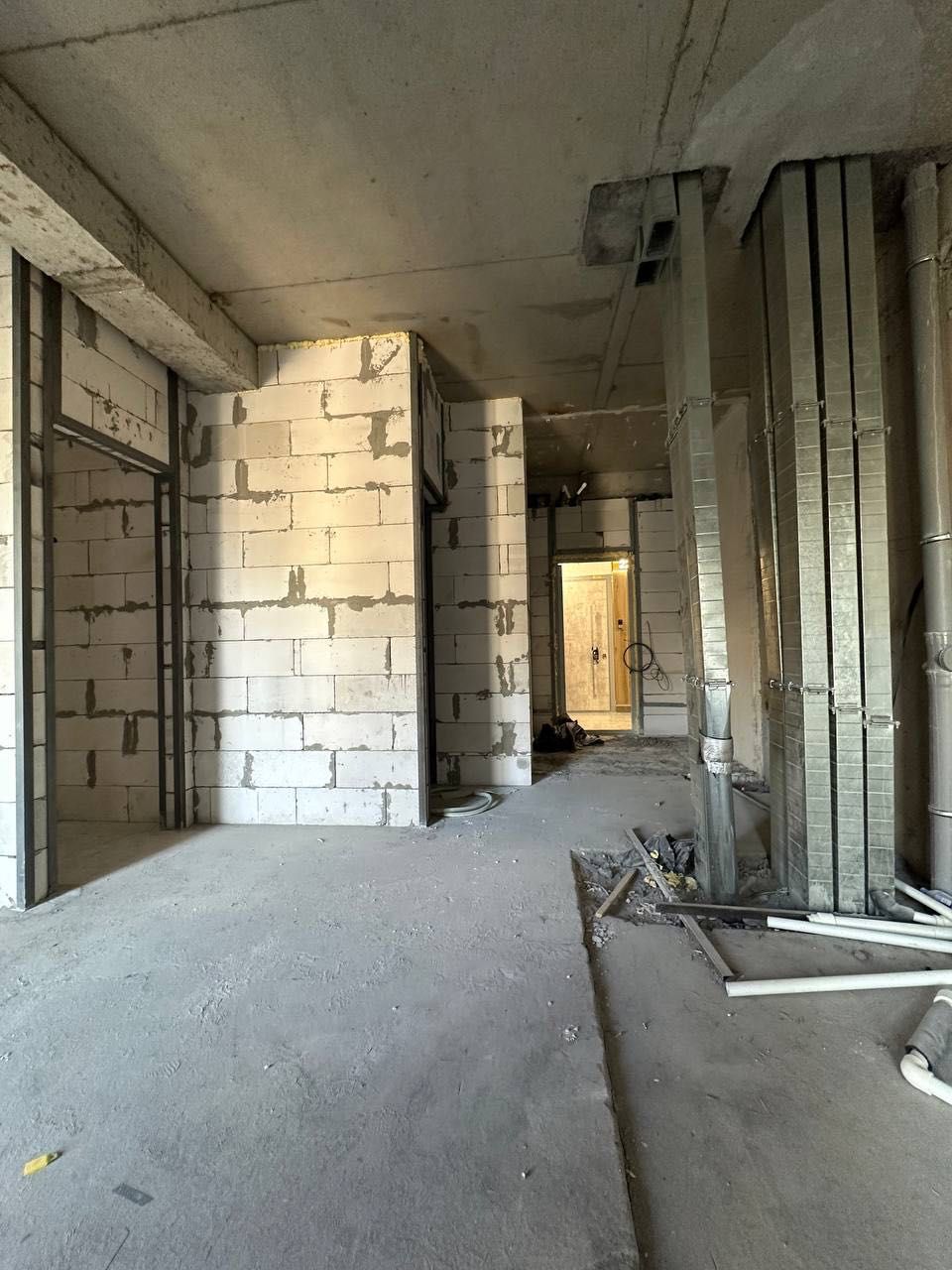 Mirabad Avenue Продается 3 комнатная коробка Гостиница Россия