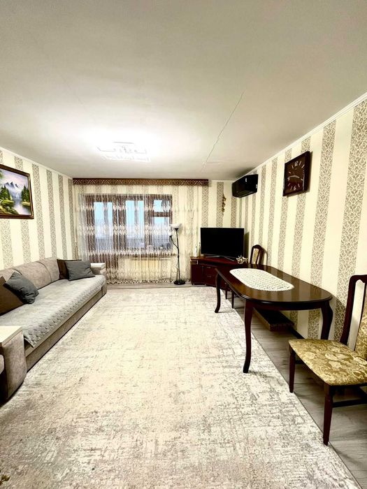 Продаётся 3-х комн .квартира в районе Школьник .