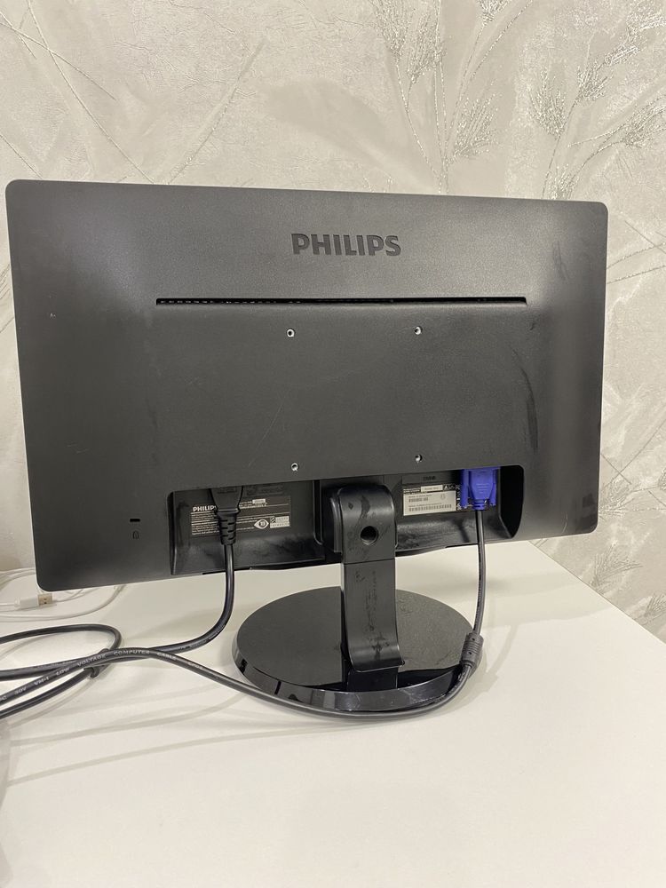 монитор Philips
