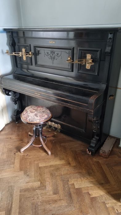 Pianina vintage Lubitz