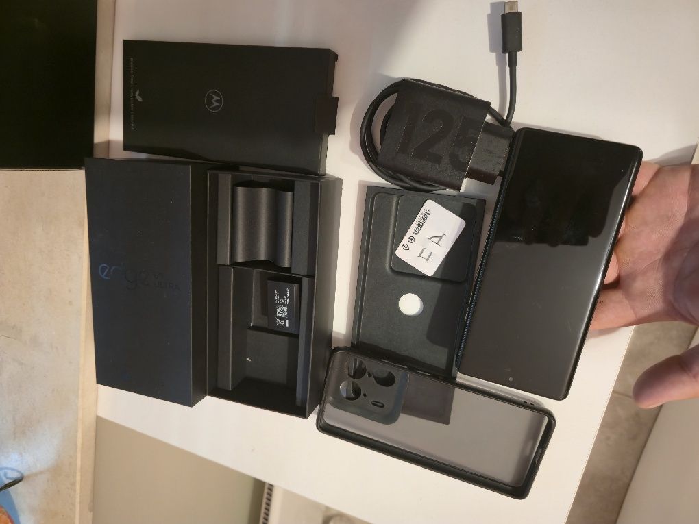 Motorola edge 50 ultra като нов