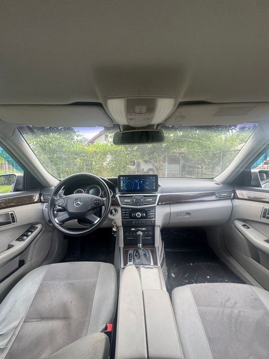 Mercedes e class.