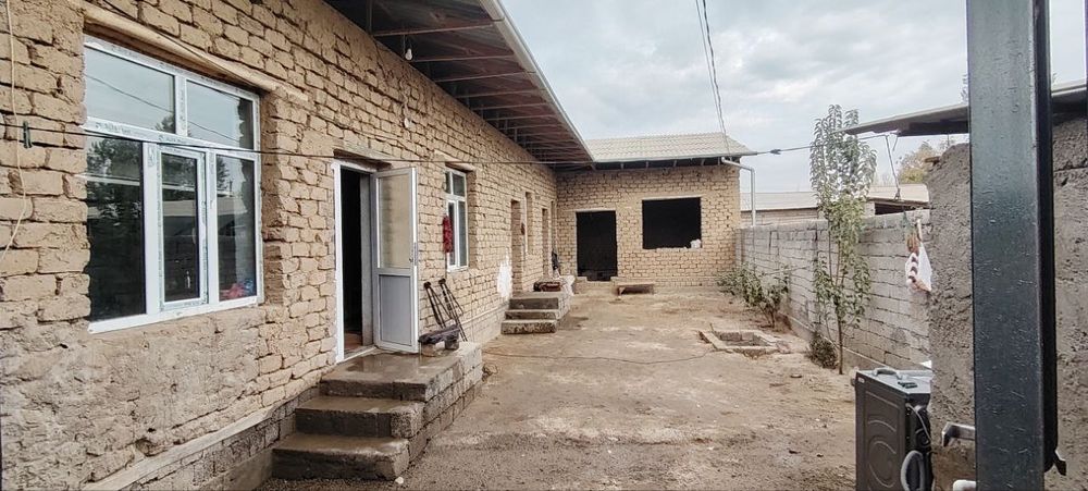 Yangi hayotda 2sotiqli uysotiladi 65000$