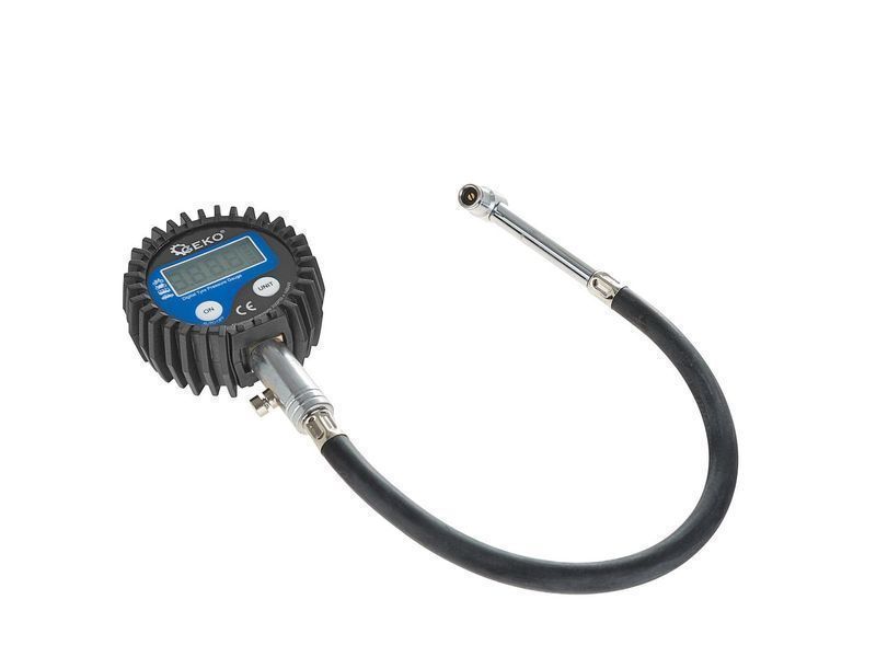 Манометър с маркуч за проверка на налягане в гумите с цифров дисплей g