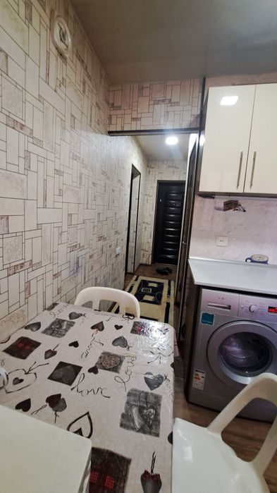 Чирчик шахар 
Окковок хамкор банк  ёнида 
#1-хона 3-этаж 
Квартира