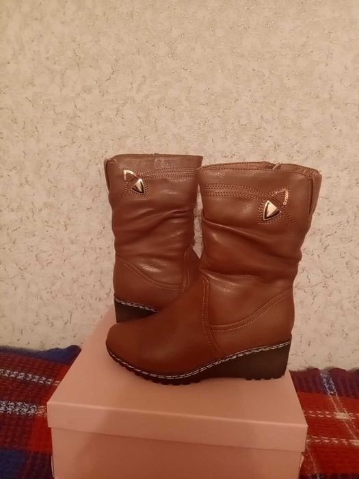 Продаю полусапожки (зима, новые)