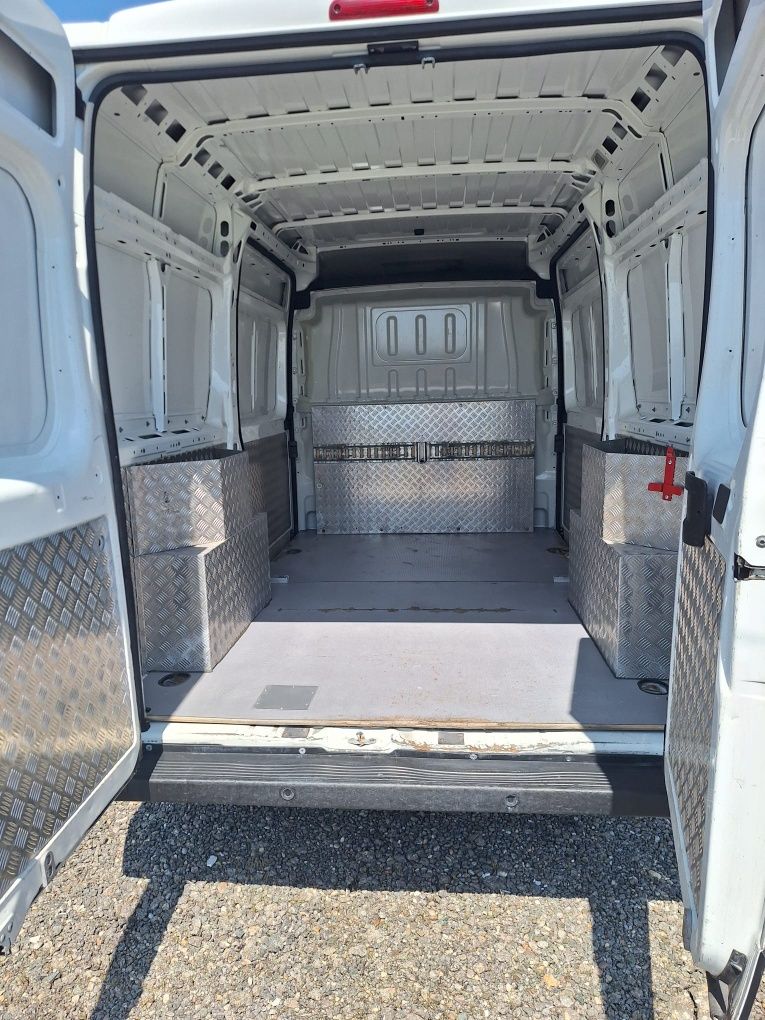 Peugeot Boxer 2020 Mediu L2H2 - 2.2D 165CP E6 - Clima, 2 Usi laterale!