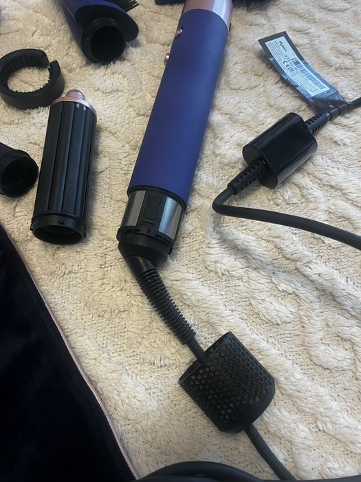 Продава се сешуар Dyson Aiwrap