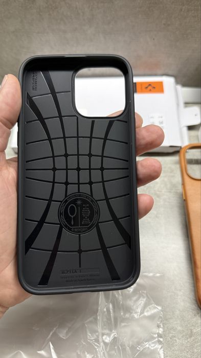 Оригинални Калъф и Clear Case Apple 13 Pro Max+Spigen
