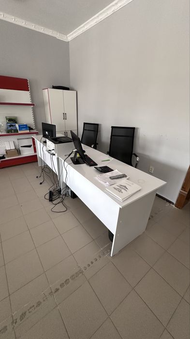 Продается стол кресло и компьютер шкаф