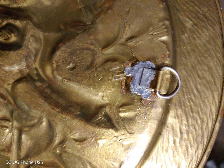 Продавам месингово пано .