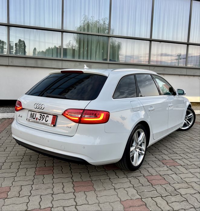 Audi A4 FaceLift ~ S Line ~ Navigatie ~ Parktronic ~ BiXenon ~ Jante