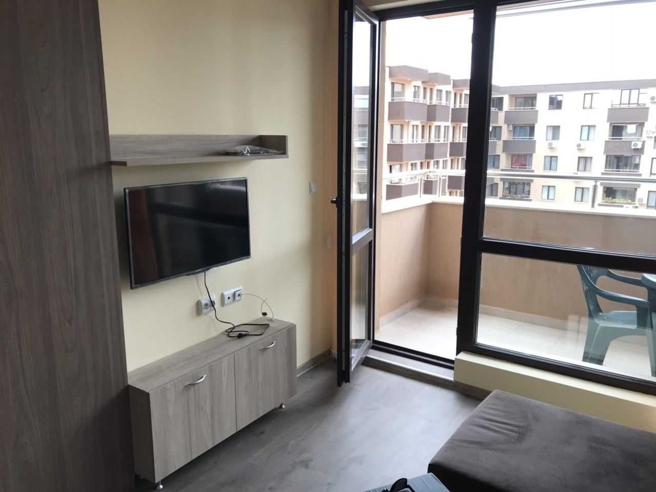 Дава се под наем Едностаен апартамент в Пловдив, Южен - 35 кв.м за 204 € - Снимка #2
