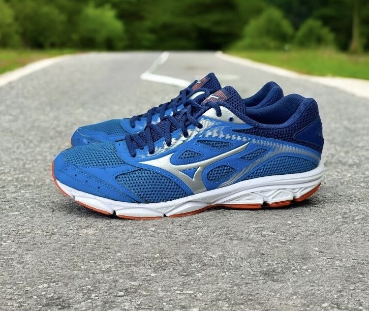 Mizuno Running (42.5) Маратонки