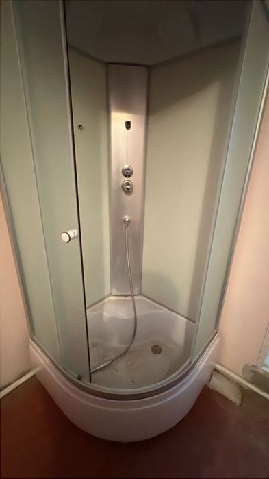 Душевая кабинааа