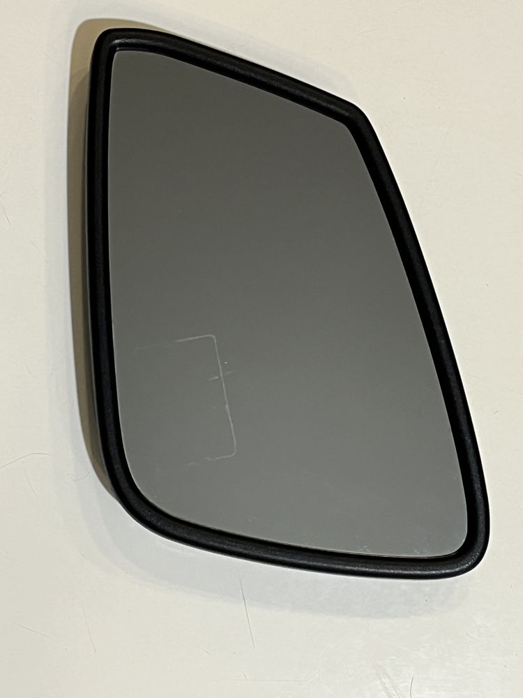 Стекло зеркала с затемнением и подогревом BMW