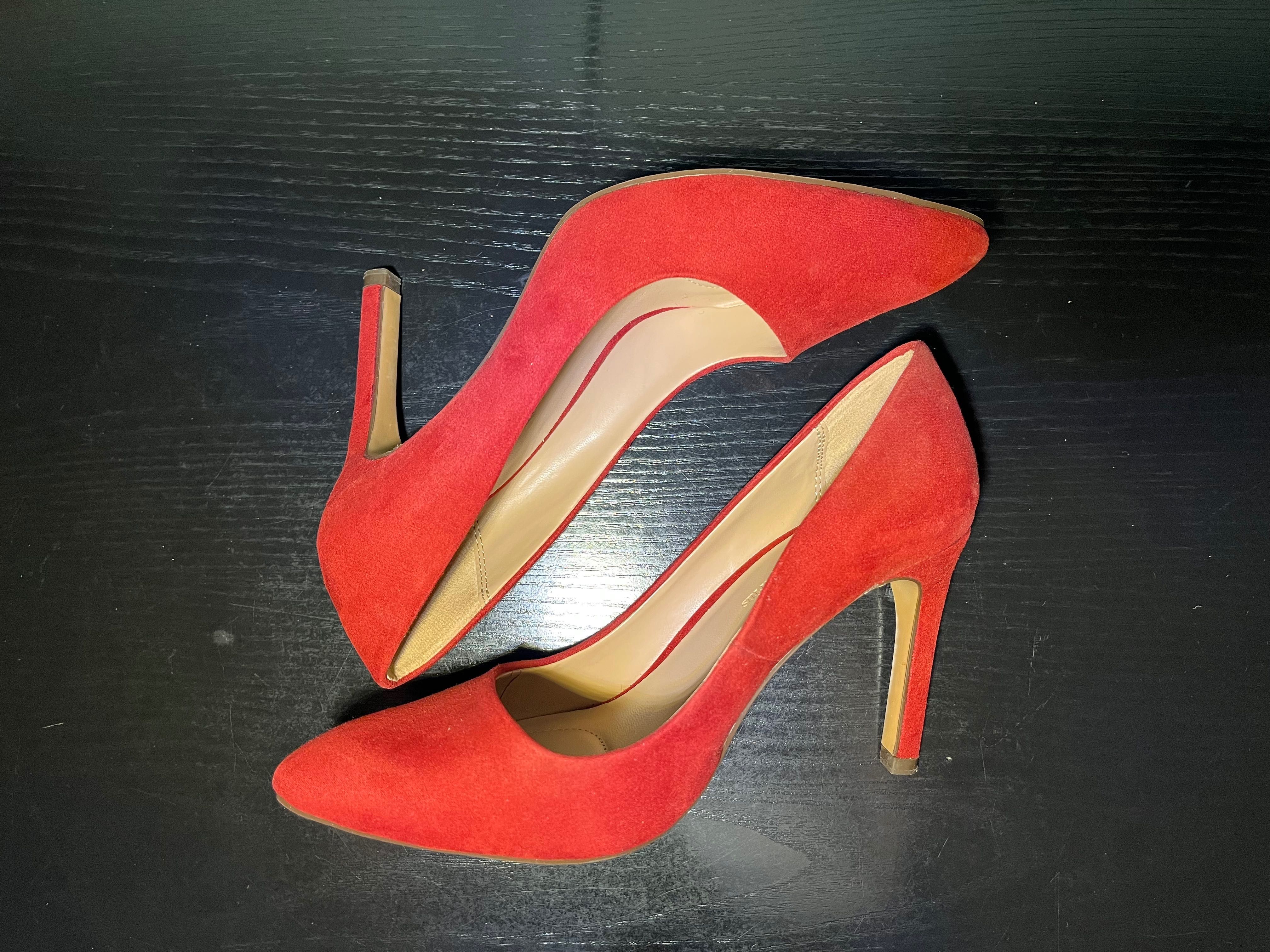 Pantofi stiletto Stradivarius roșii cu toc de 7 cm, mărimea 36