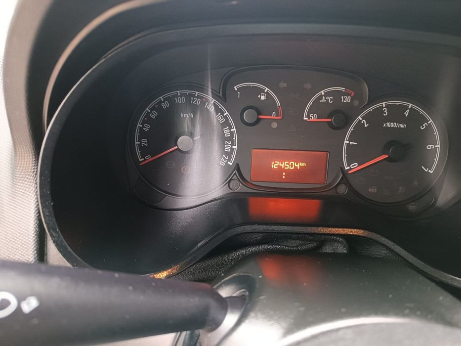 Opel Combo 1.6 d, cutie automata