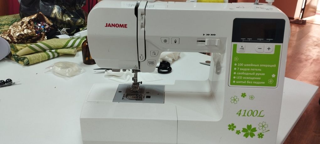 Продается швейная машинка janome