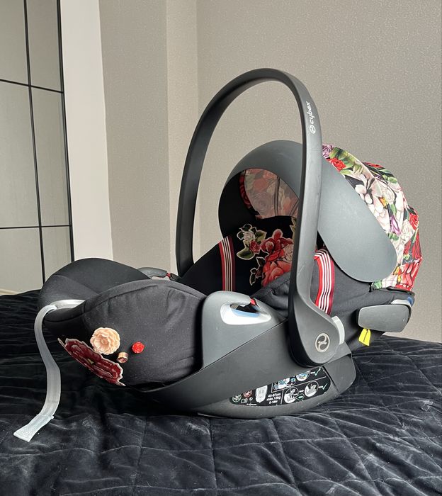 Scoică auto Cybex Cloud Z i-Size Spring Blossom Dark