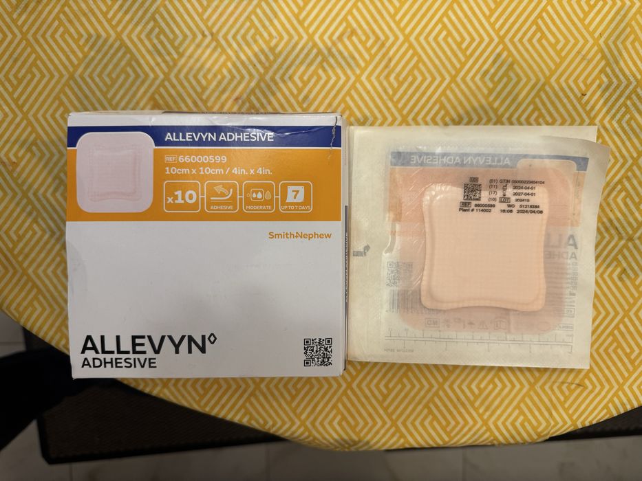 Незалепваща превръзка Allevyn Heel 10,5x13,5