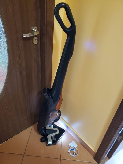 Aspirator vertical Rowenta