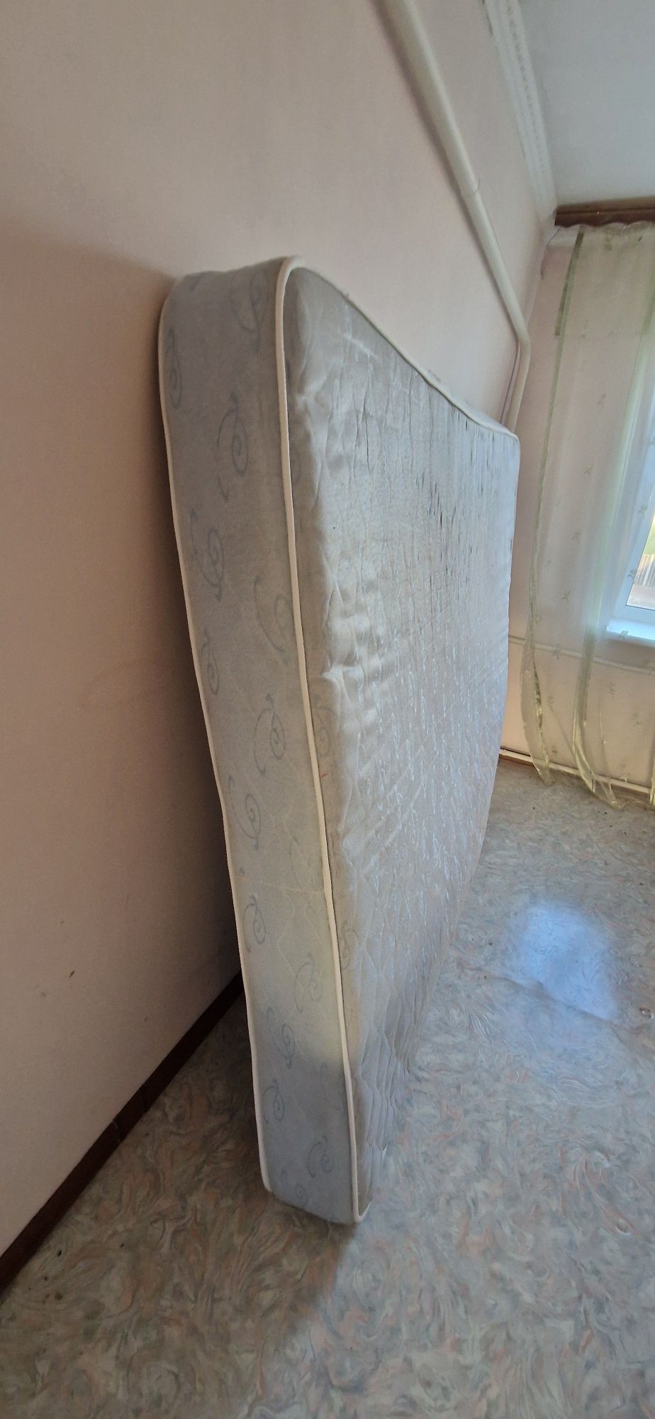 Продам матрас б/у