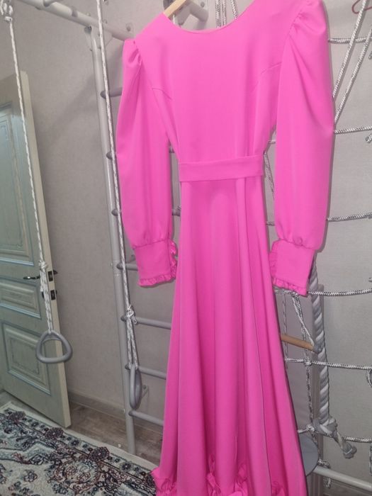 Продаётся розовое платье