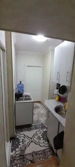 Продаю 1 комнатную квартиру Сергели 1, бывшее общежитие