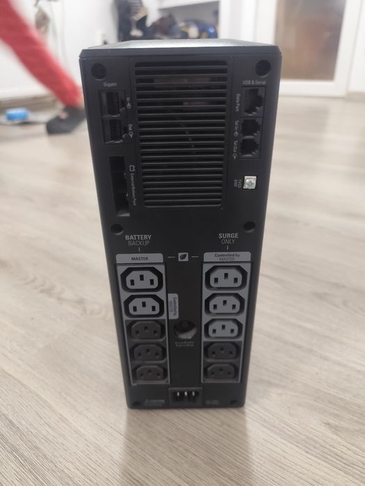 Vând Ups APC 1500 pro