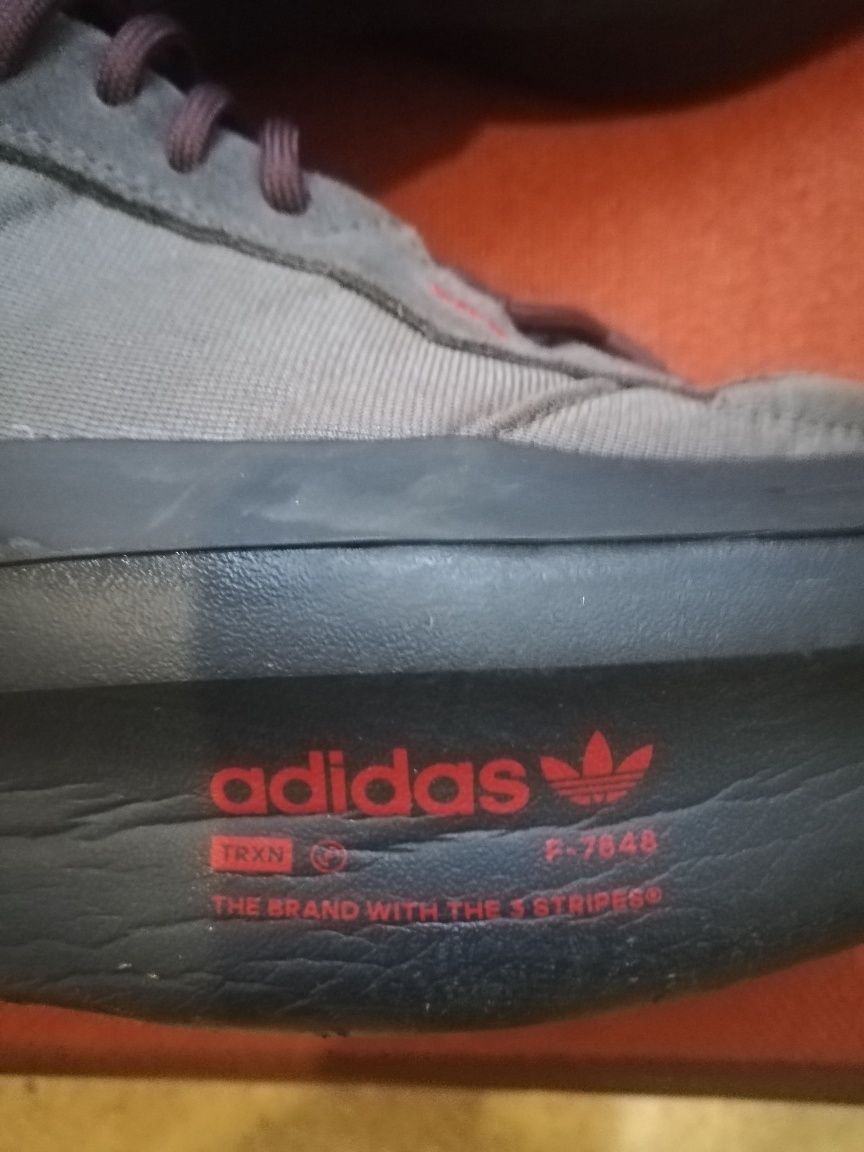 Adidas маратонки