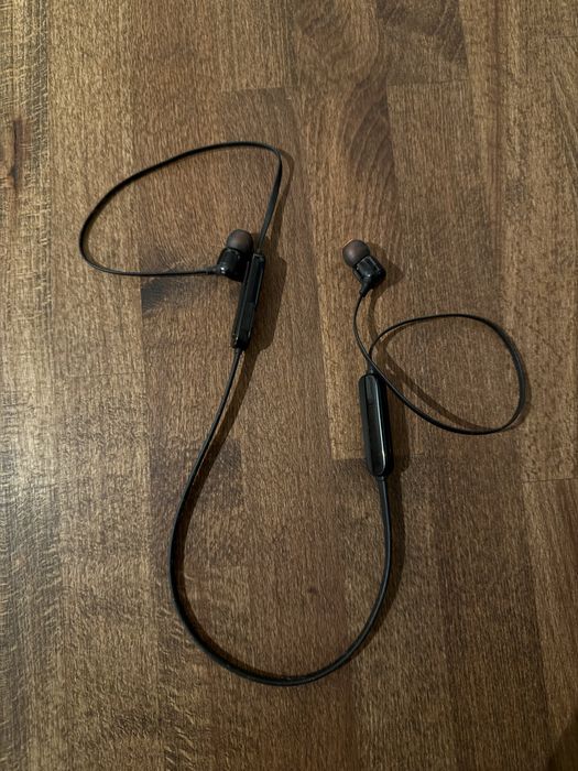 JBL безжички слушалки