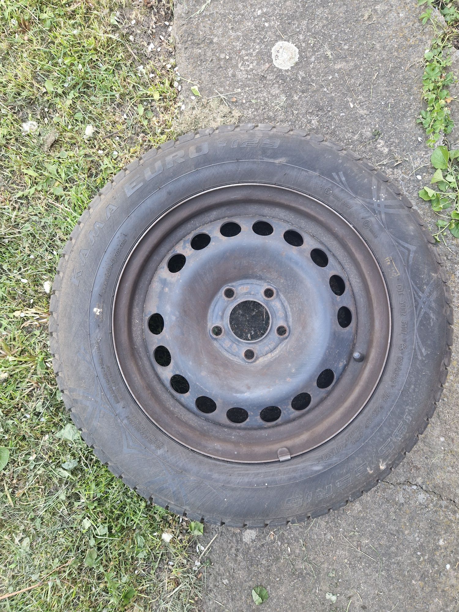 4 anvelope vara cu janta 195/65 R15