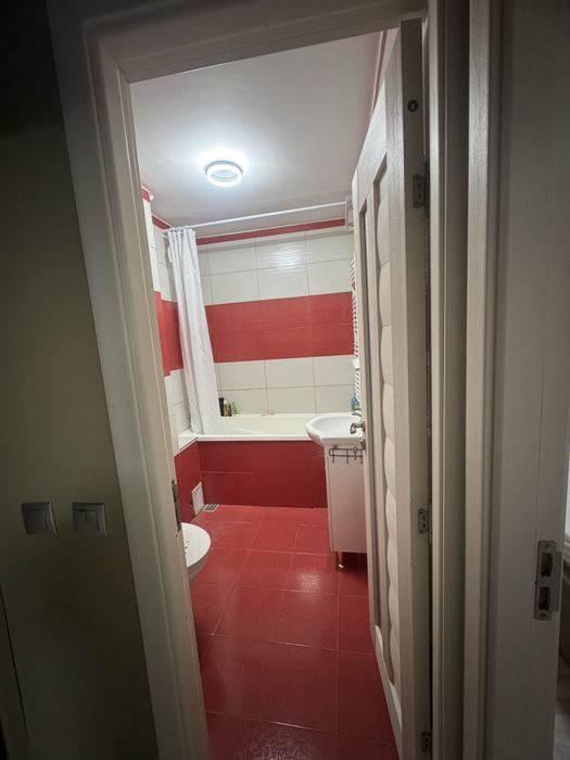 De vânzare - apartament 2 camere în Roman, etaj 1