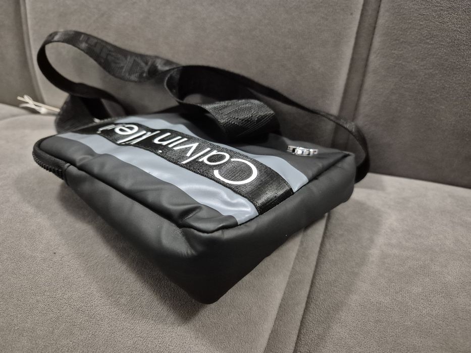 Calvin Klein чанта през рамото