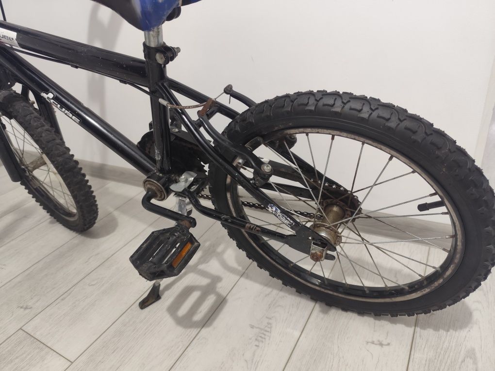 Vând bicicleta copii CUBE 6-8 ani